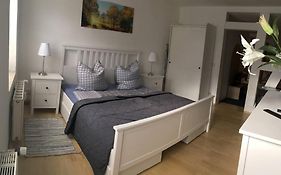 Nette Wohnung Gute Austattung Parkplatz Terrasse